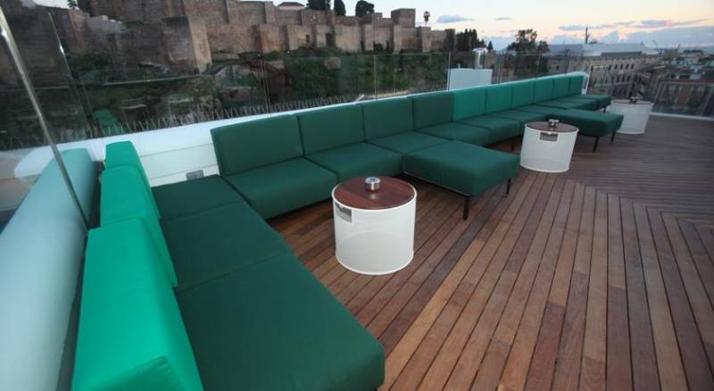 Alcazaba Premium Hostel