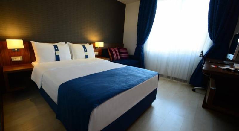 Holiday Inn Express Istanbul-Altunizade