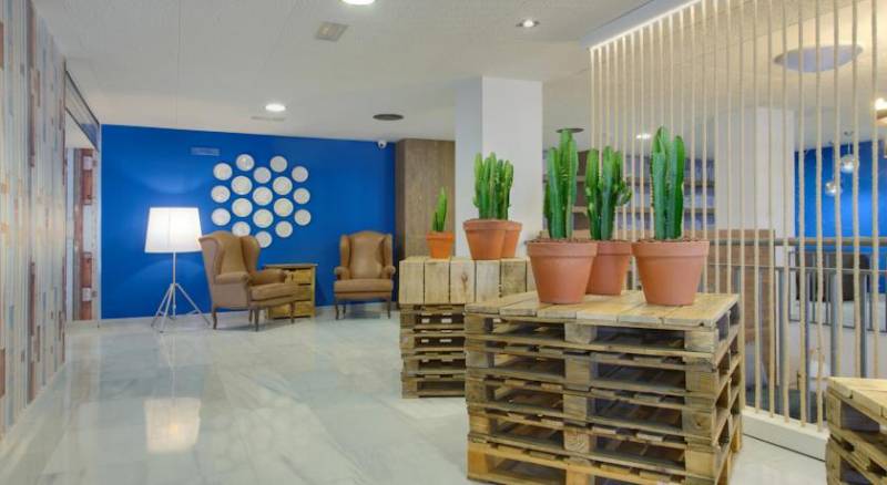 Tryp Madrid Airport Suites