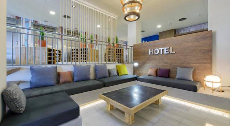 Tryp Madrid Airport Suites