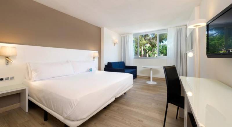 Tryp Palma Bosque Hotel