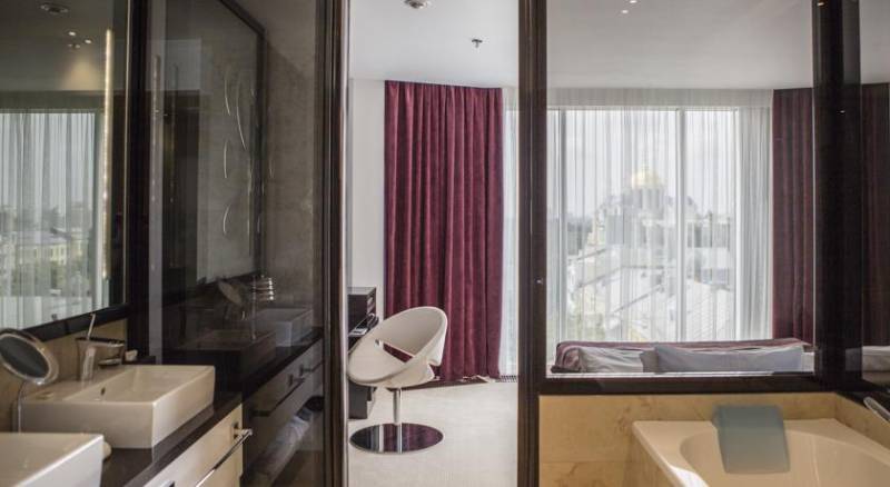 11 Mirrors Design Hotel