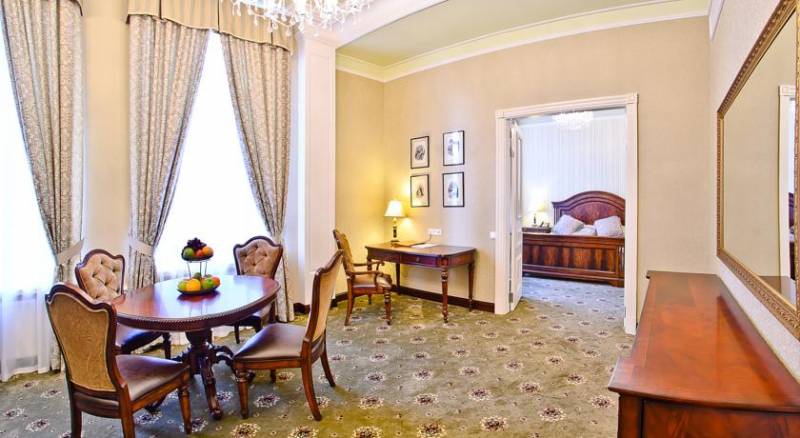 ALFAVITO Kyiv Hotel