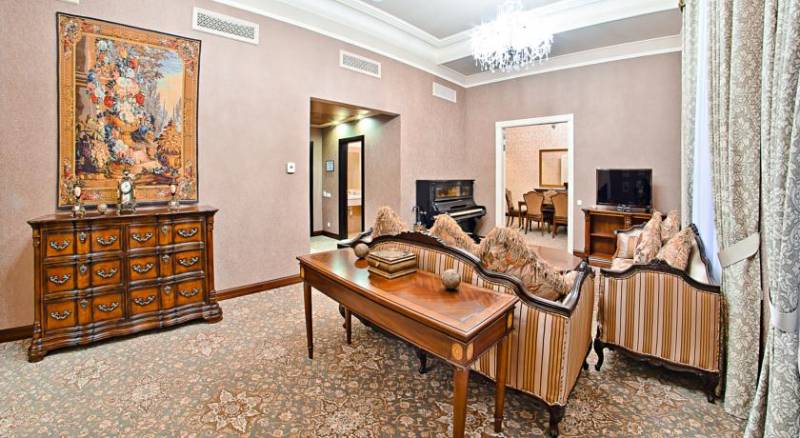 ALFAVITO Kyiv Hotel