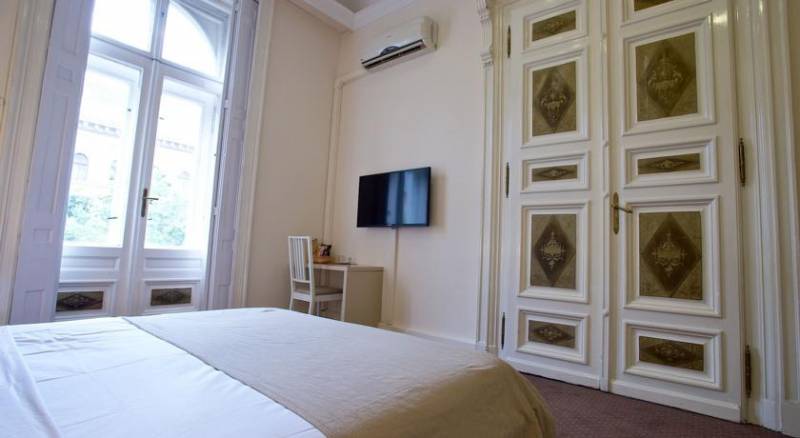 Andrassy Thai Hotel