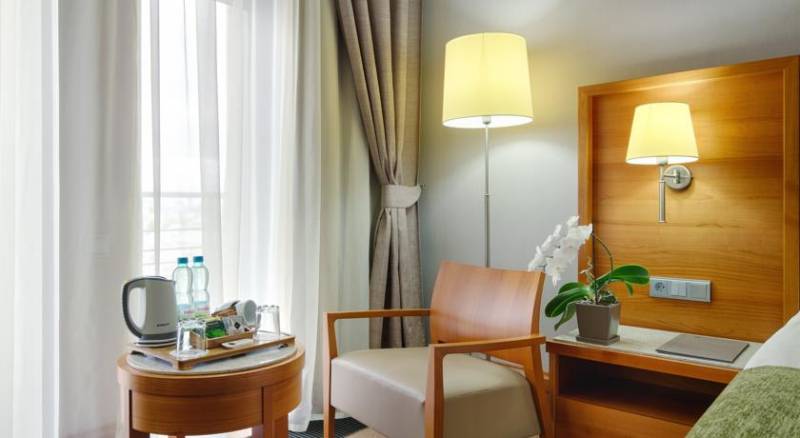 City Hotel