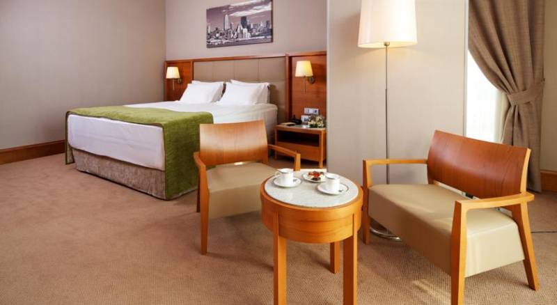 City Hotel