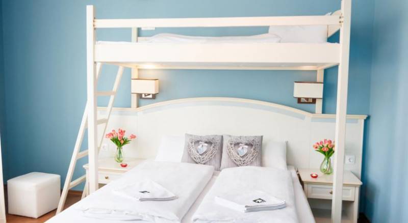 Full Moon Design Hostel Budapest