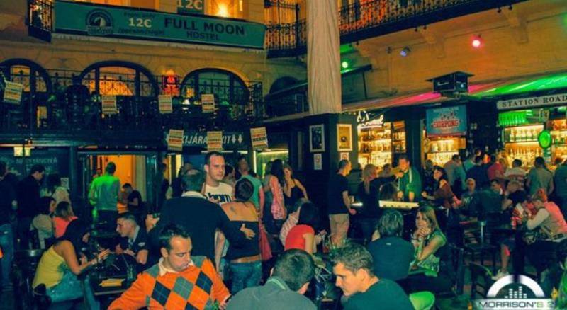 Full Moon Design Hostel Budapest