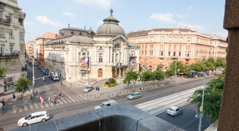 Full Moon Design Hostel Budapest