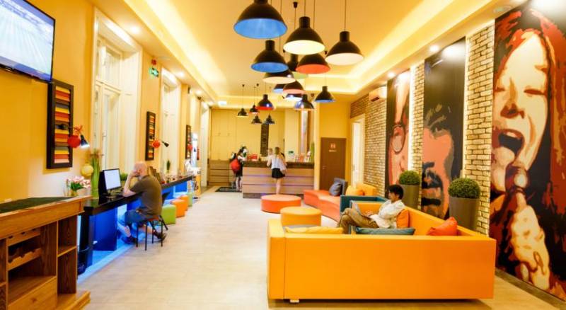 Full Moon Design Hostel Budapest