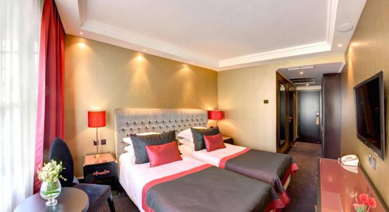 Khreschatyk City Center Hotel
