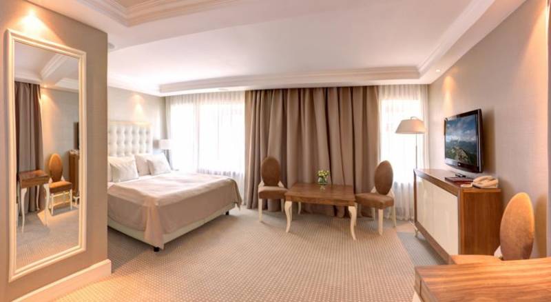 Khreschatyk City Center Hotel