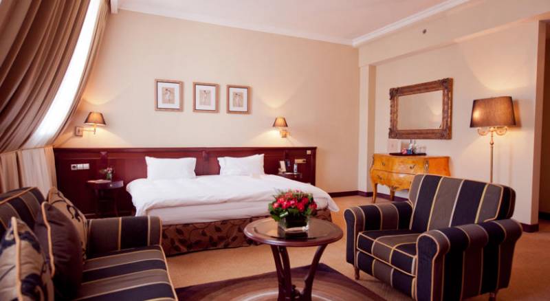 Opera Hotel