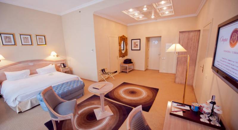 Opera Hotel