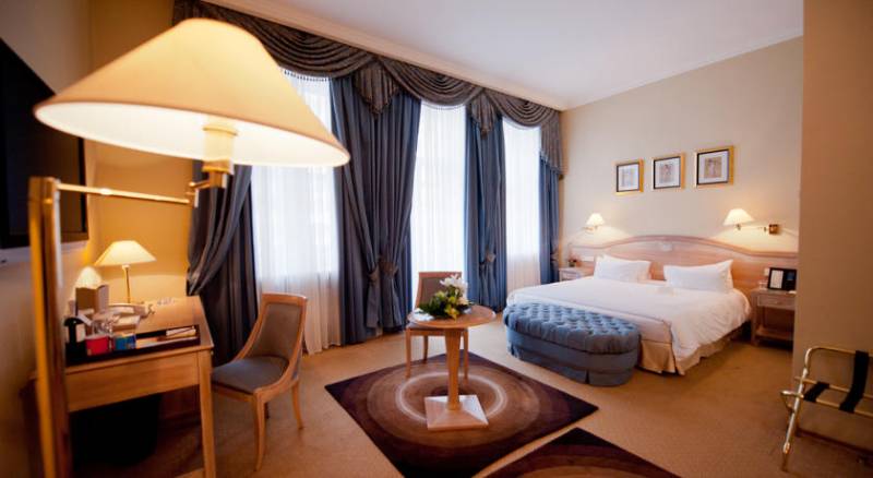 Opera Hotel