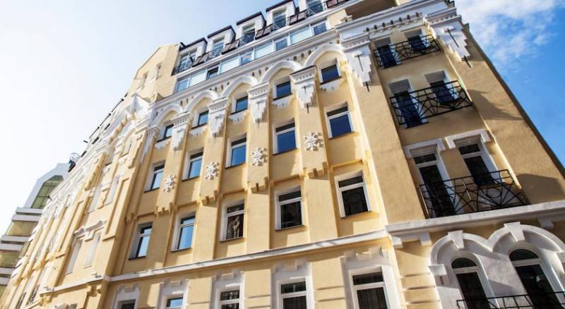 Senator Apartments Maidan