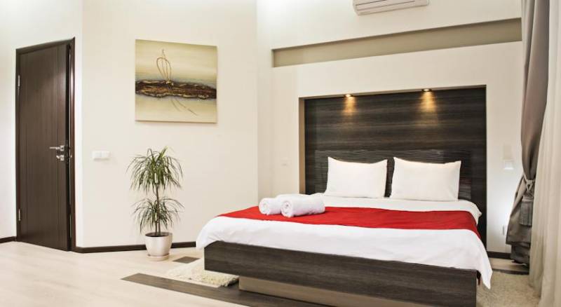 Status Apartments