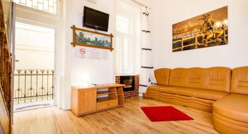 Grand Boulevard Apartments