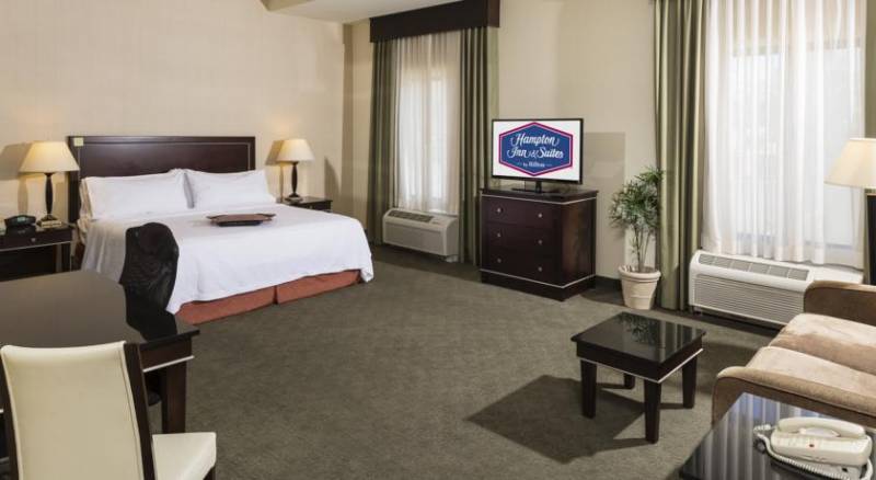 Hampton Inn & Suites Las Vegas South