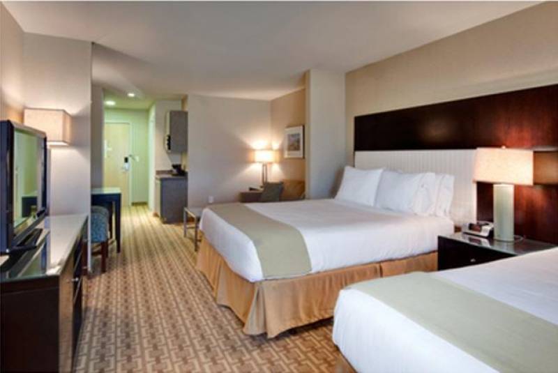 Holiday Inn Express & Suites Las Vegas I-215 S Beltway