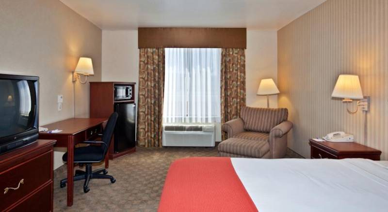 Holiday Inn Express Hotel and Suites - Henderson