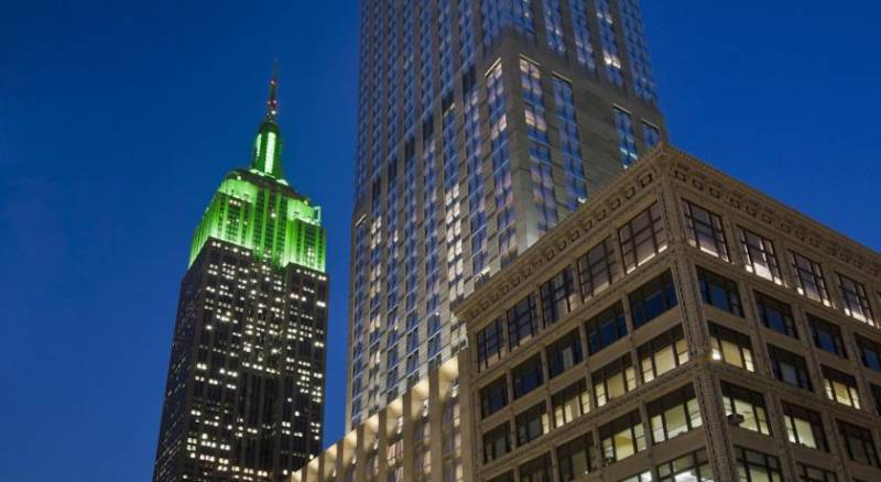 Langham Place, New York, Fifth Avenue