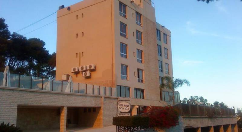 Marom Hotel