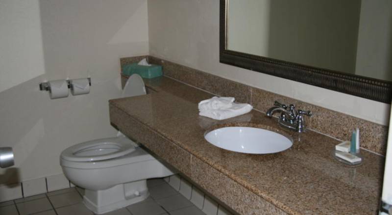 Clarion Inn & Suites Miami International Airport