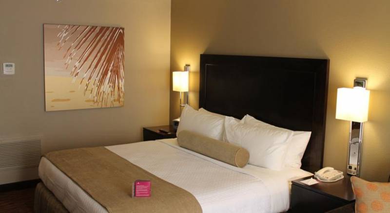 Crowne Plaza Hotel Miami International Airport