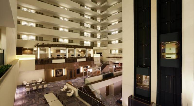 DoubleTree Suites by Hilton Hotel Boston - Cambridge