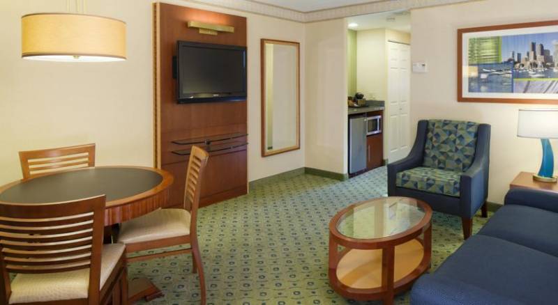 DoubleTree Suites by Hilton Hotel Boston - Cambridge