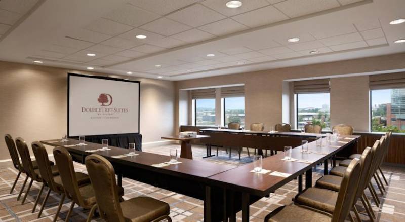 DoubleTree Suites by Hilton Hotel Boston - Cambridge