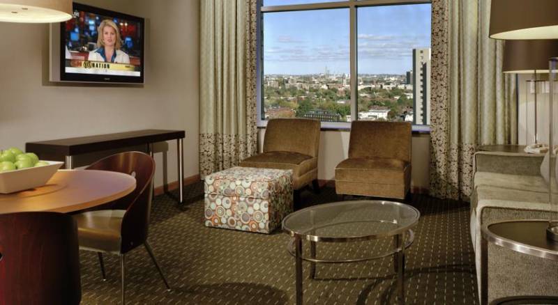 DoubleTree Suites by Hilton Hotel Boston - Cambridge