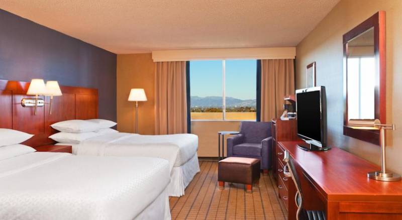 Four Points by Sheraton Los Angeles Westside