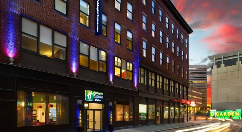 Holiday Inn Express Hotel and Suites Boston Garden