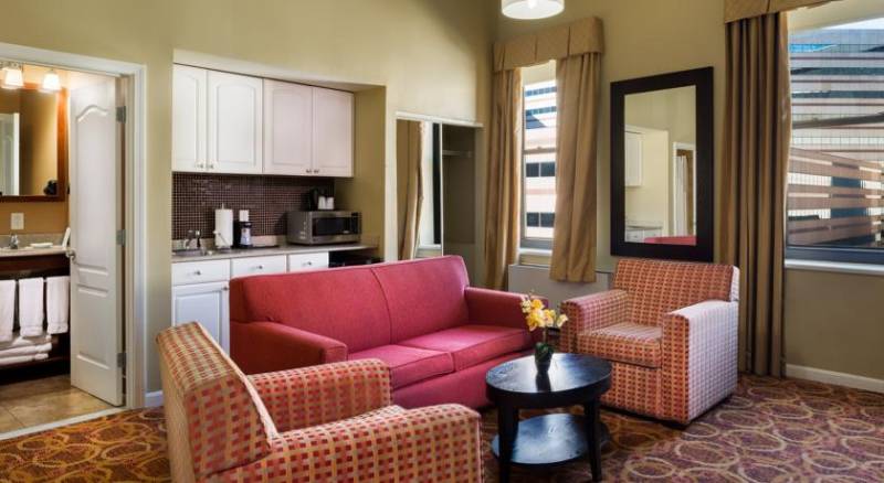 Holiday Inn Express Hotel and Suites Boston Garden