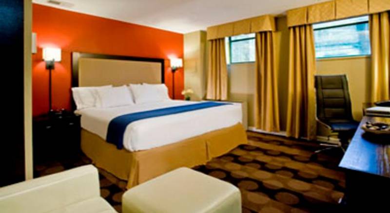 Holiday Inn Express Hotel and Suites Boston Garden