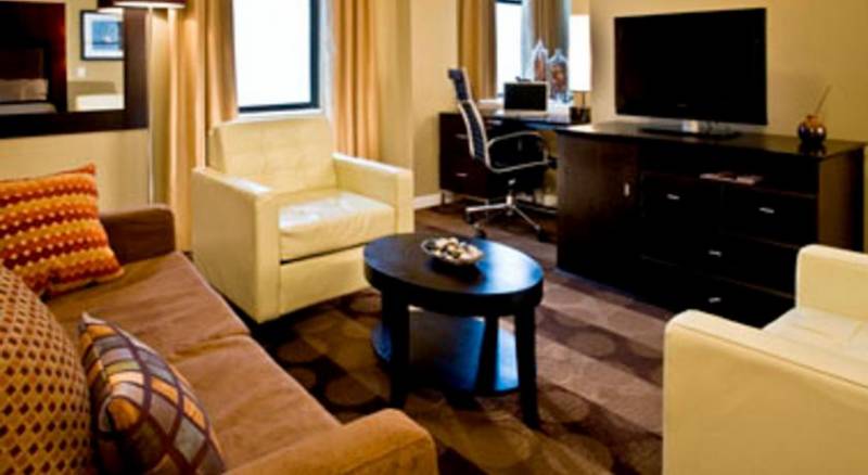 Holiday Inn Express Hotel and Suites Boston Garden