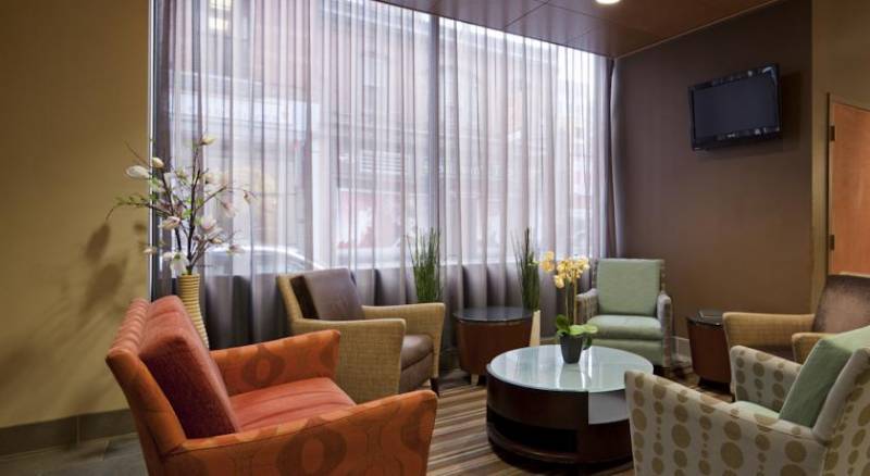 Holiday Inn Express Hotel and Suites Boston Garden