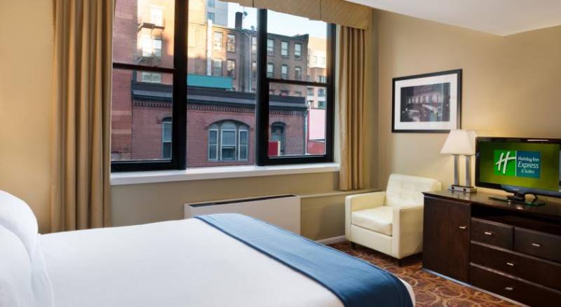 Holiday Inn Express Hotel and Suites Boston Garden