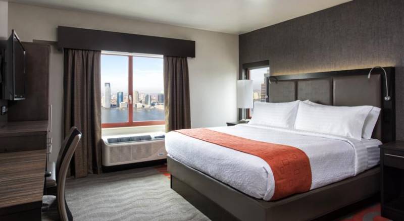 Holiday Inn Manhattan Financia