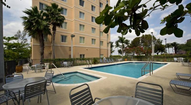 Homewood Suites Miami Airport/Blue Lagoon