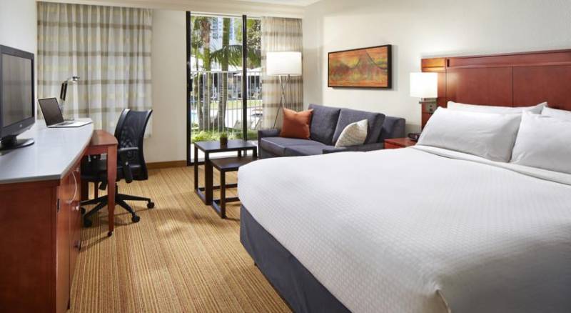 Hotel MDR Marina del Rey- a DoubleTree by Hilton