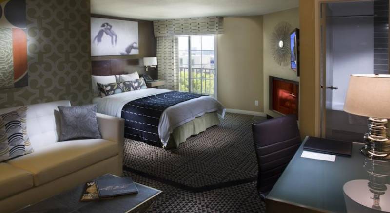 Le Montrose Suite Hotel