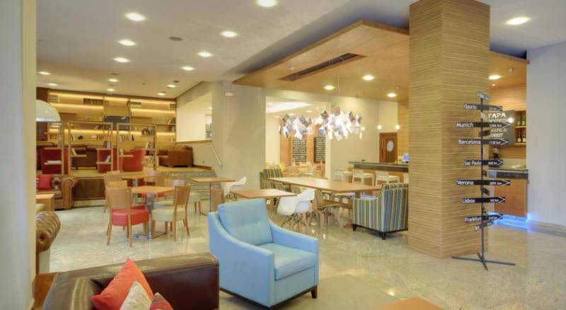 Tryp Santiago