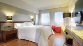 Tryp Santiago