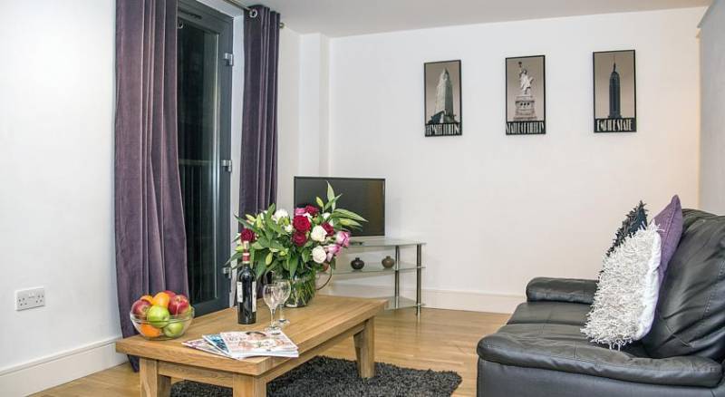 Base Serviced Apartments - Cumberland Apartments