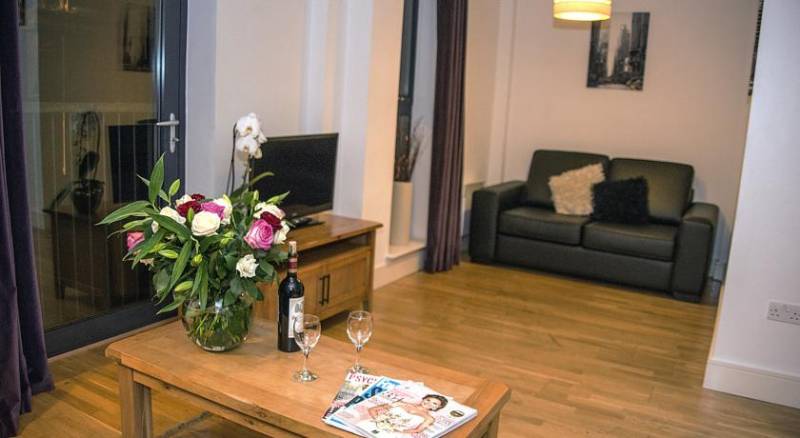 Base Serviced Apartments - Cumberland Apartments