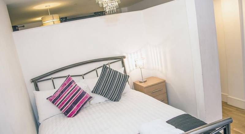 Base Serviced Apartments - Cumberland Apartments